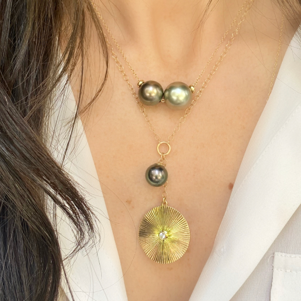 Paige Layne Groove Bezel Disc Lariat Pearl Necklace